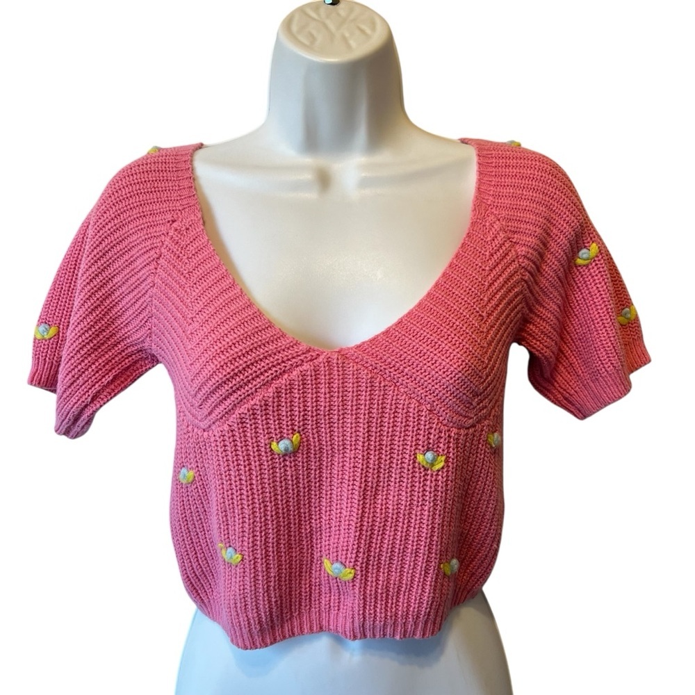 Cider pullover sweater M Pink Embroidered flowers V-neck Short sleeves Womens